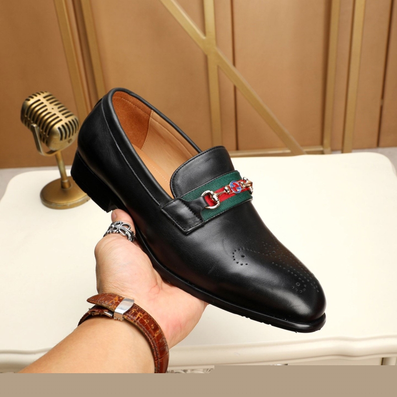 G*u*i leather shoes